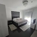 Diamond Apartman *