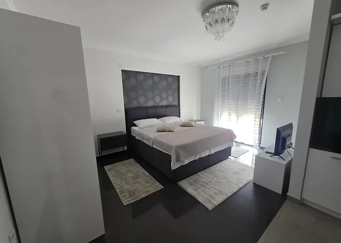Diamond Apartment *