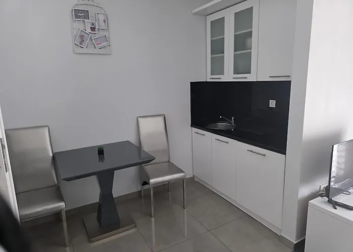 Diamond Apartment Nin